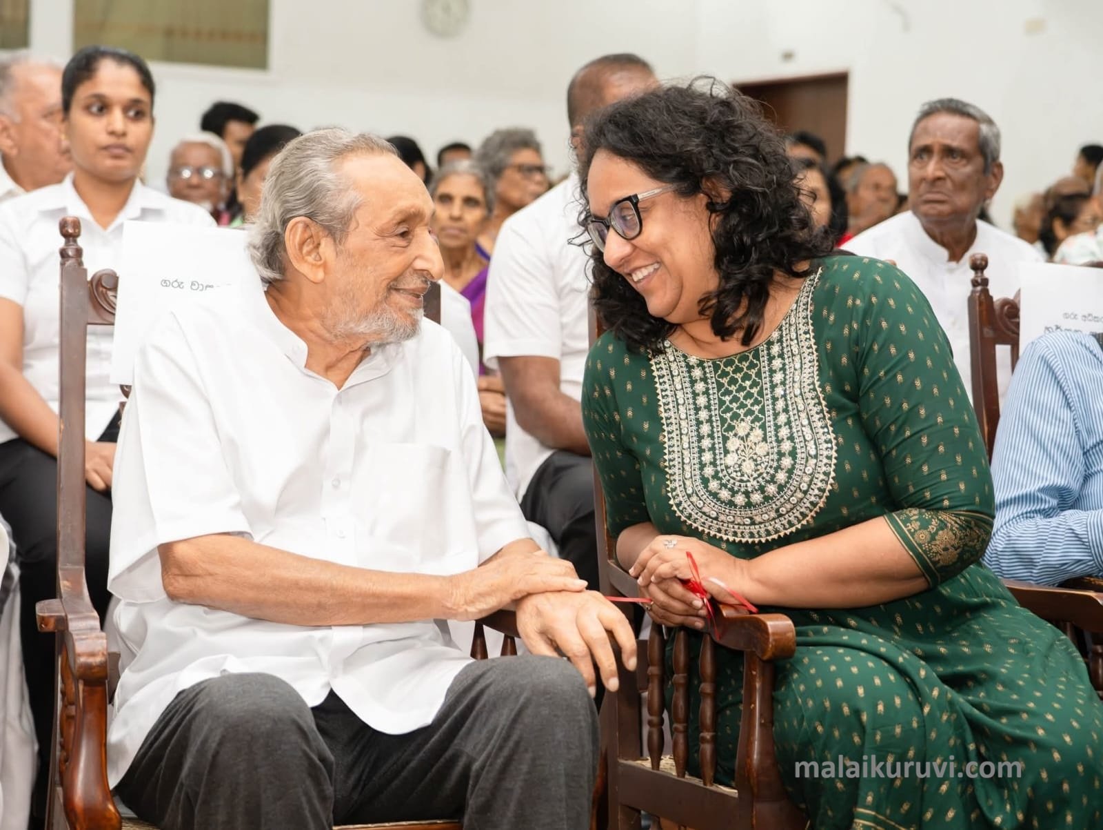 வாசுதேவ நாணாயக்கார வரலாற்று நூல் வெளியீடு
