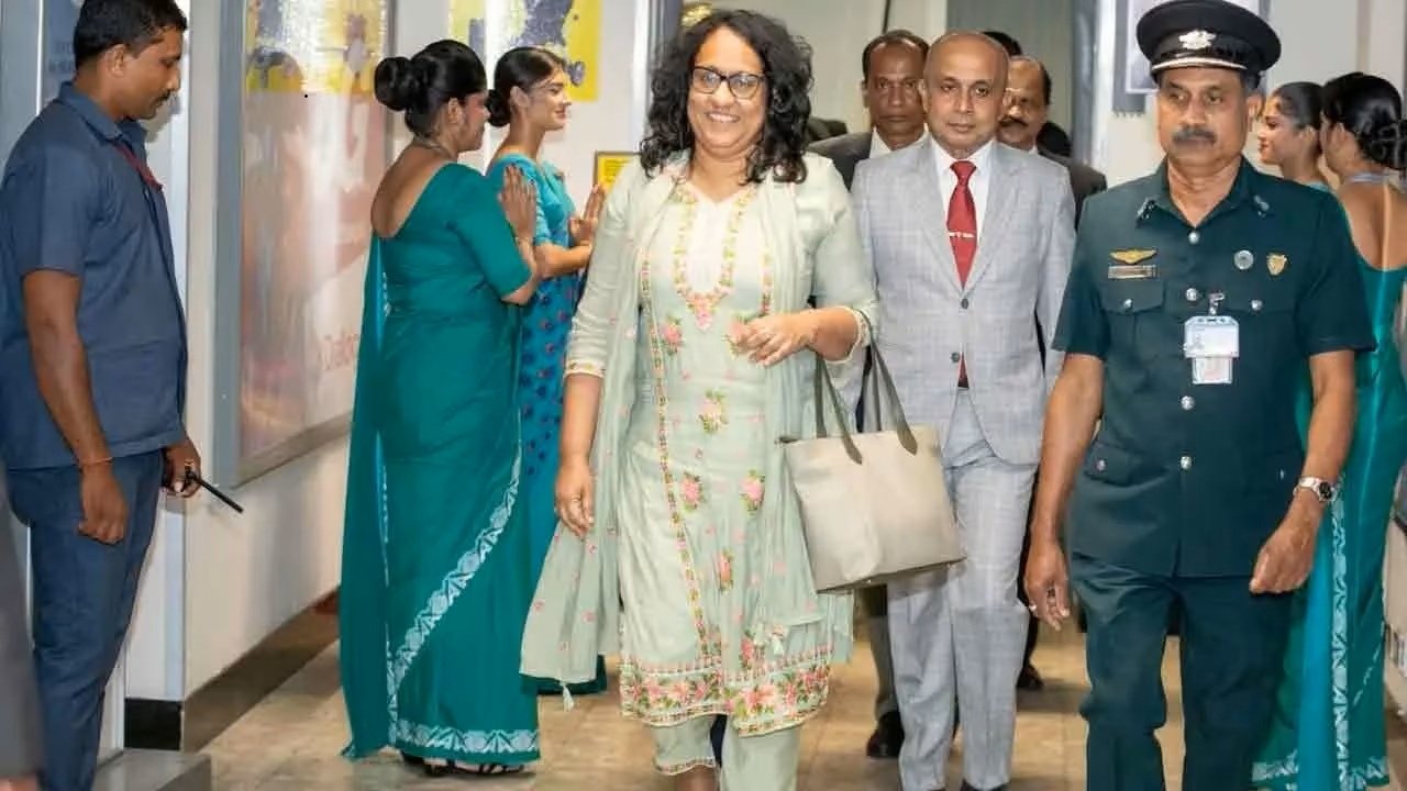 பிரதமர் ஹரிணி பூட்டானிலிருந்து நாடு திரும்பினார்