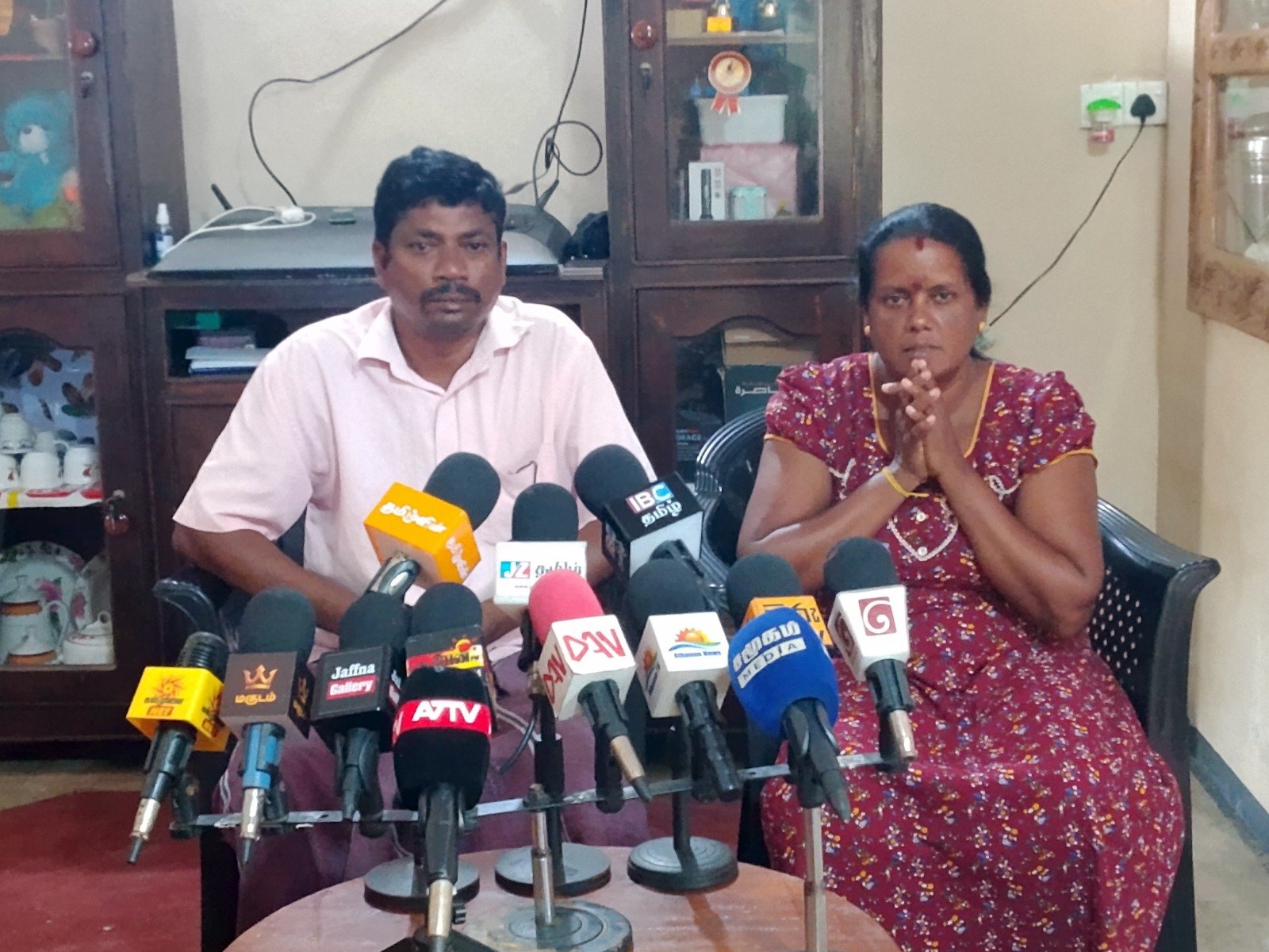 அனோஜனை உயிருடன் மீட்டுத் தருமாறு தாயார் வேண்டுகோள்!