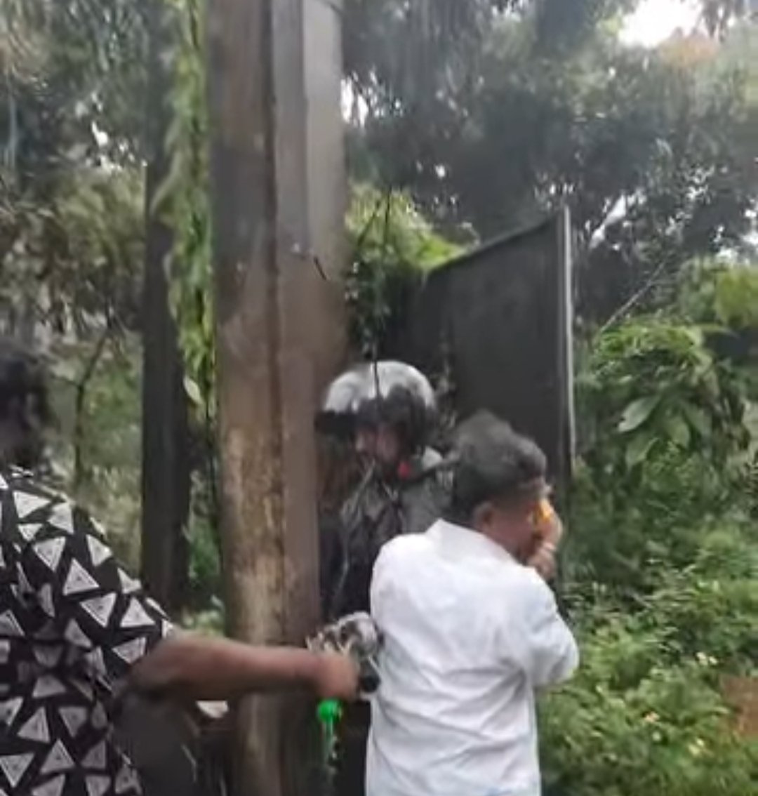 ஹட்டன் கொழும்பு பிரதான சாலையில் போக்குவரத்து தடை