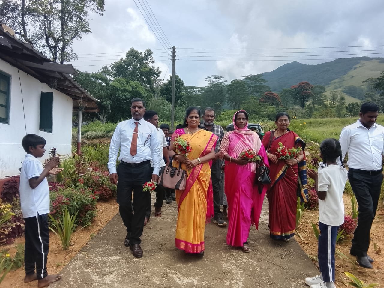 சிவனேஸ்வரா தமிழ் வித்தியாலயத்தின் சிறுவர் தின நிகழ்ச்சி