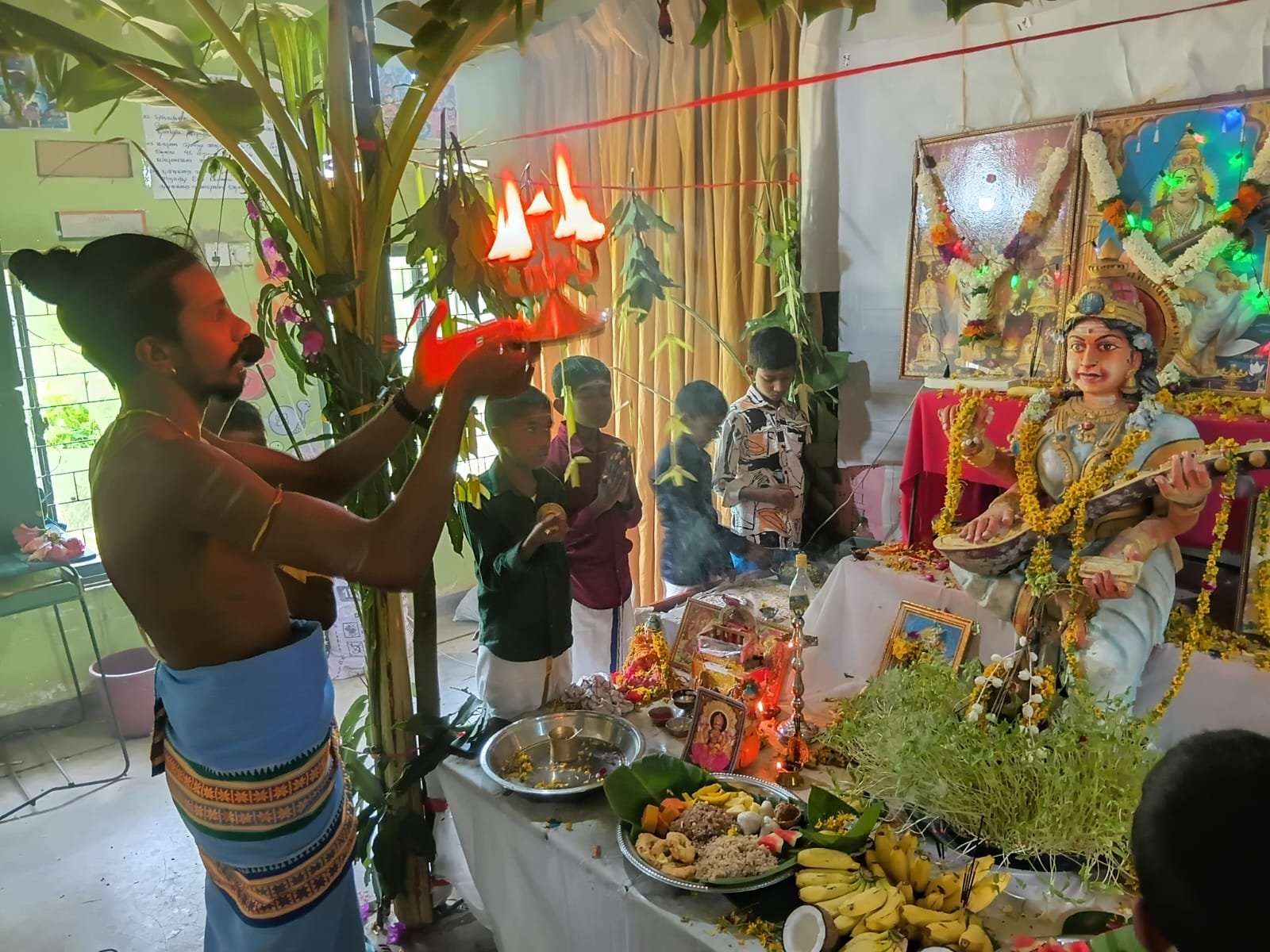 நெல்லிமலை சிவனேஸ்வரா த.வி.யில் விஜயதசமி விழா