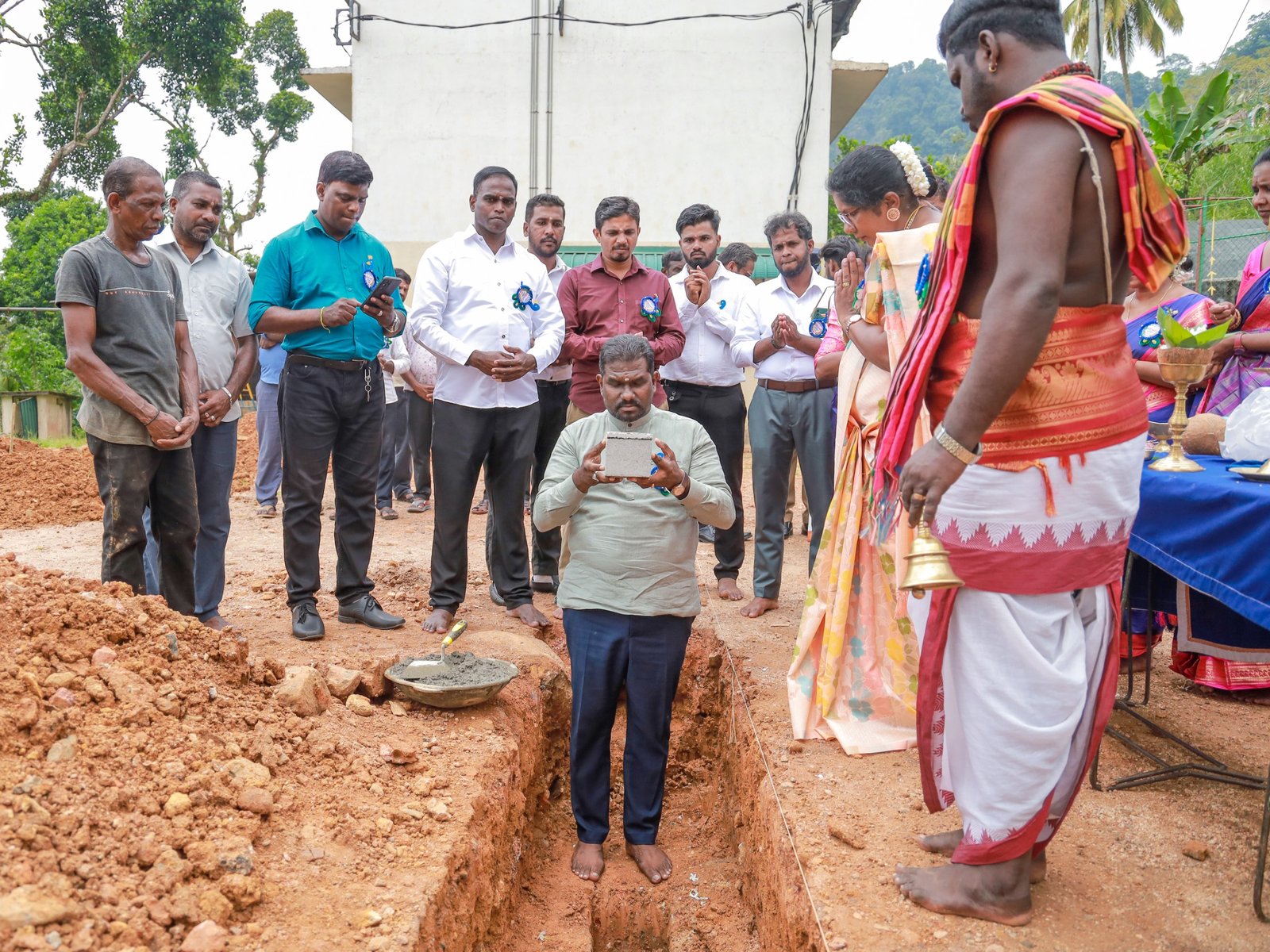 ஹப்புகஸ்தன்னை கலைமகள் வித்தியாலய புதிய கட்டடத்திற்கு அடிக்கல்!