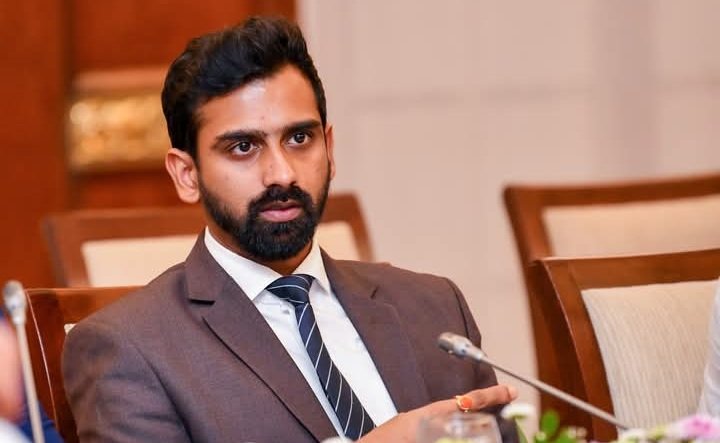 இளம் உலகத் தலைவர்கள் மாநாட்டில் பங்கேற்க ஜீவன் துபாய் பயணம்