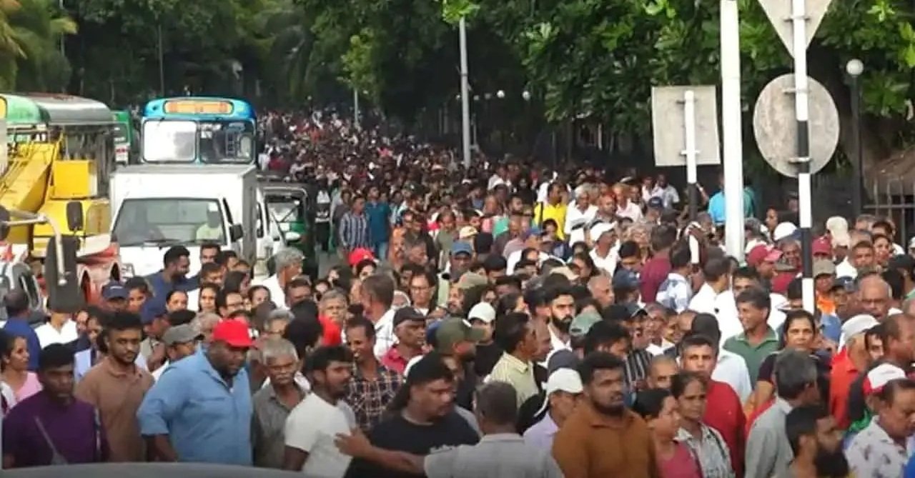 அரசுக்கு ஆதரவாக கொழும்பில் எழுச்சிப் பேரணி!